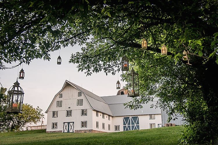 mn-barn-wedding-venue-bloom-lake-barn