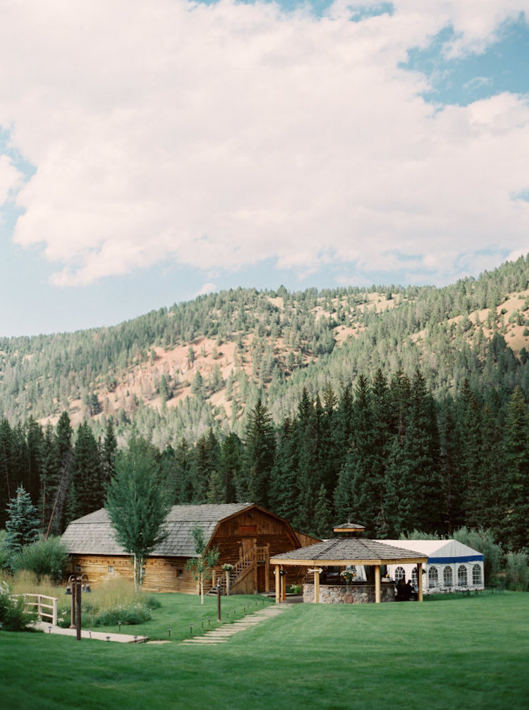 montana-barn-wedding-venue-rainbow-ranch