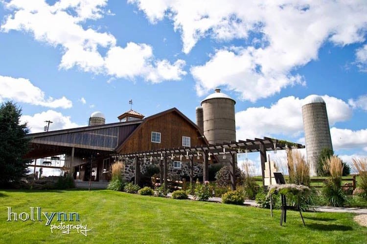 wisconsin-barn-wedding-venue-cedar-hill-farm1