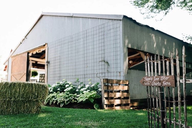 The Mora Farm & Rustic Barn